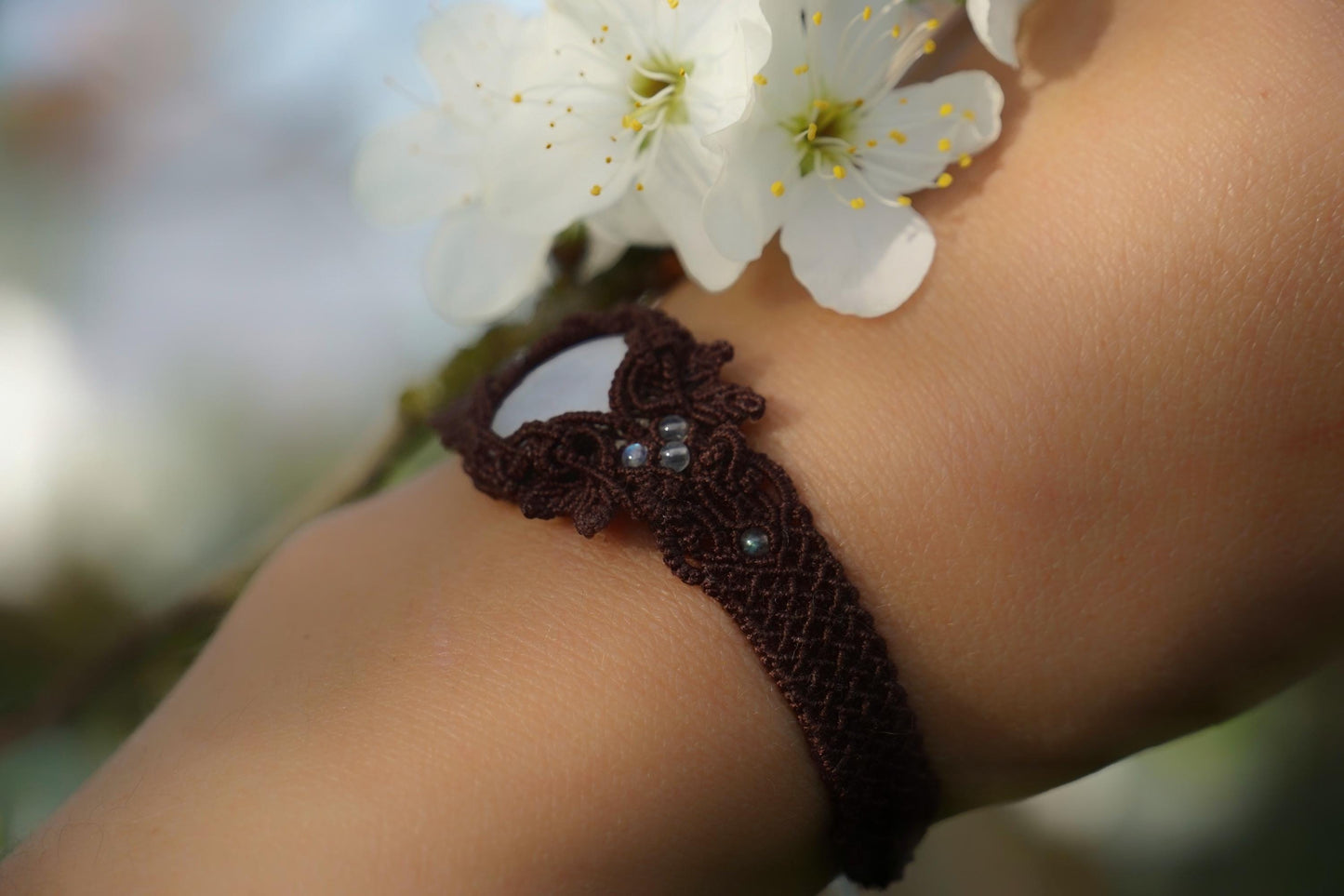 Bracelet manchette Micro Macramé Labradorite Blanche - Coton & Astrance