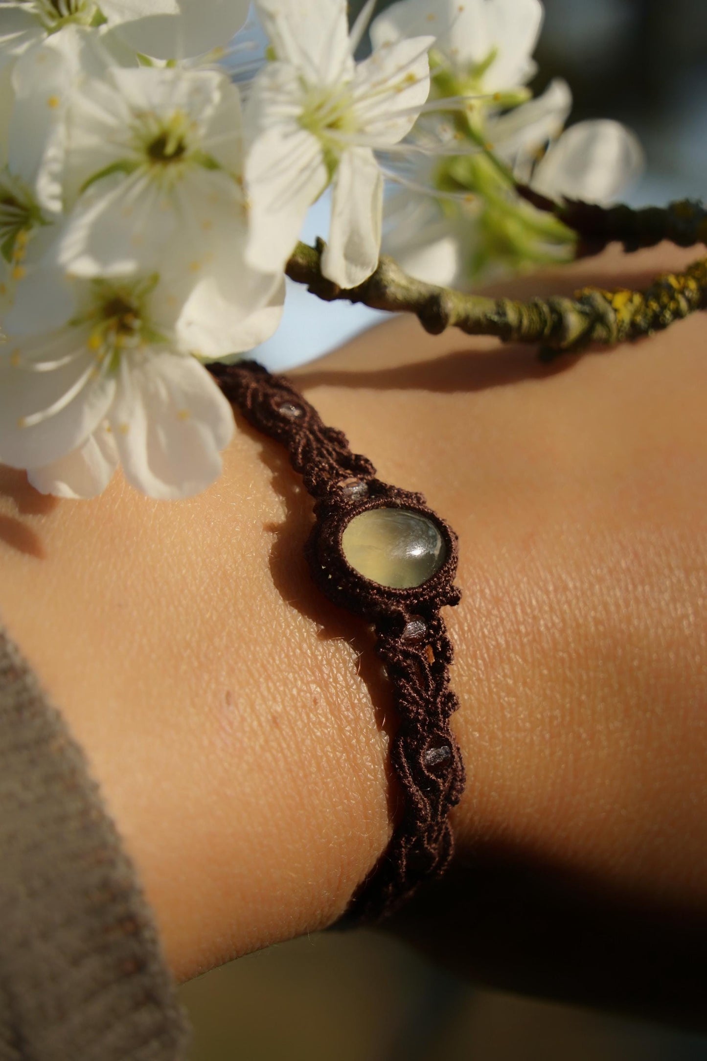 Bracelet micro macramé prhenite verte et rose - Coton & Astrance