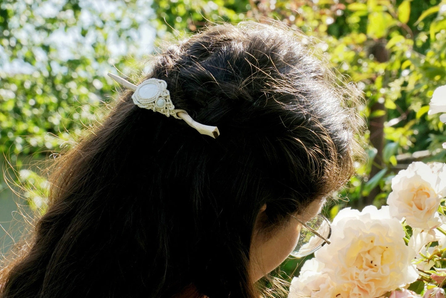 Barrette à Cheveux Macramé et Épingle à Cheveux en Bois de Frêne et Nacre - Coton & Astrance