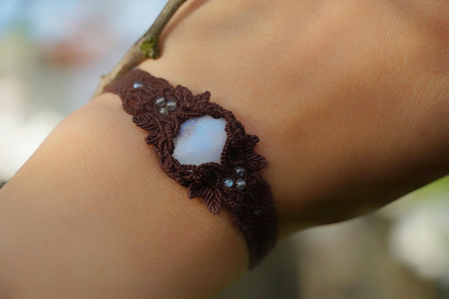 Bracelet manchette Micro Macramé Labradorite Blanche - Coton & Astrance