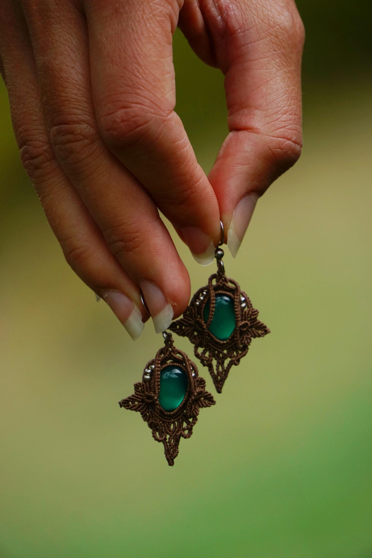 Boucles d'Oreilles Elfique en Micro-Macramé avec Aventurine - Coton & Astrance