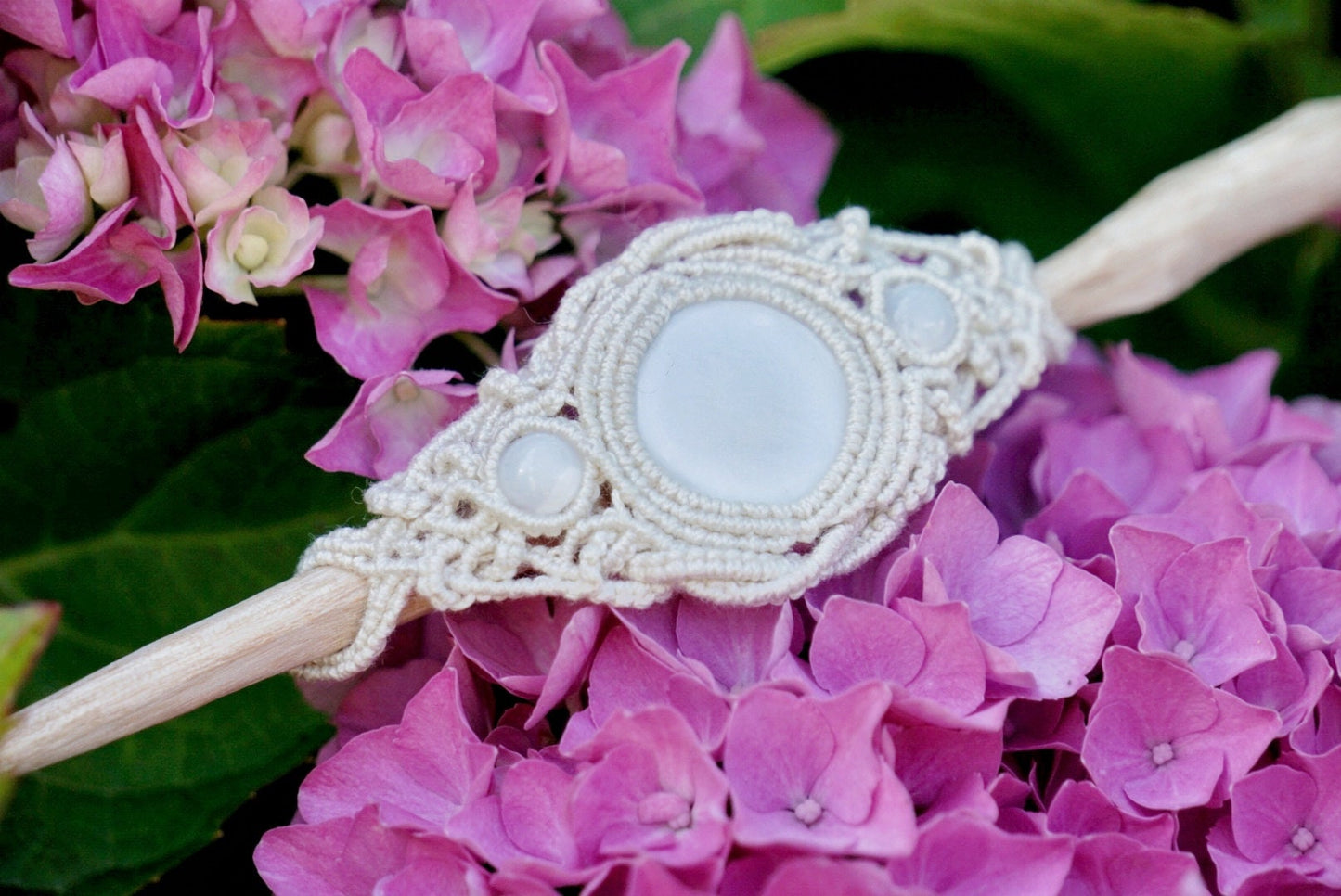 Barrette à Cheveux Macramé et Épingle à Cheveux en Bois de Frêne et Nacre - Coton & Astrance