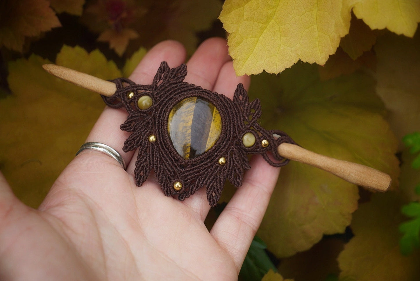 Barrette à Cheveux en Micro macramé Bois de Pommier et Œil de Tigre - Coton & Astrance