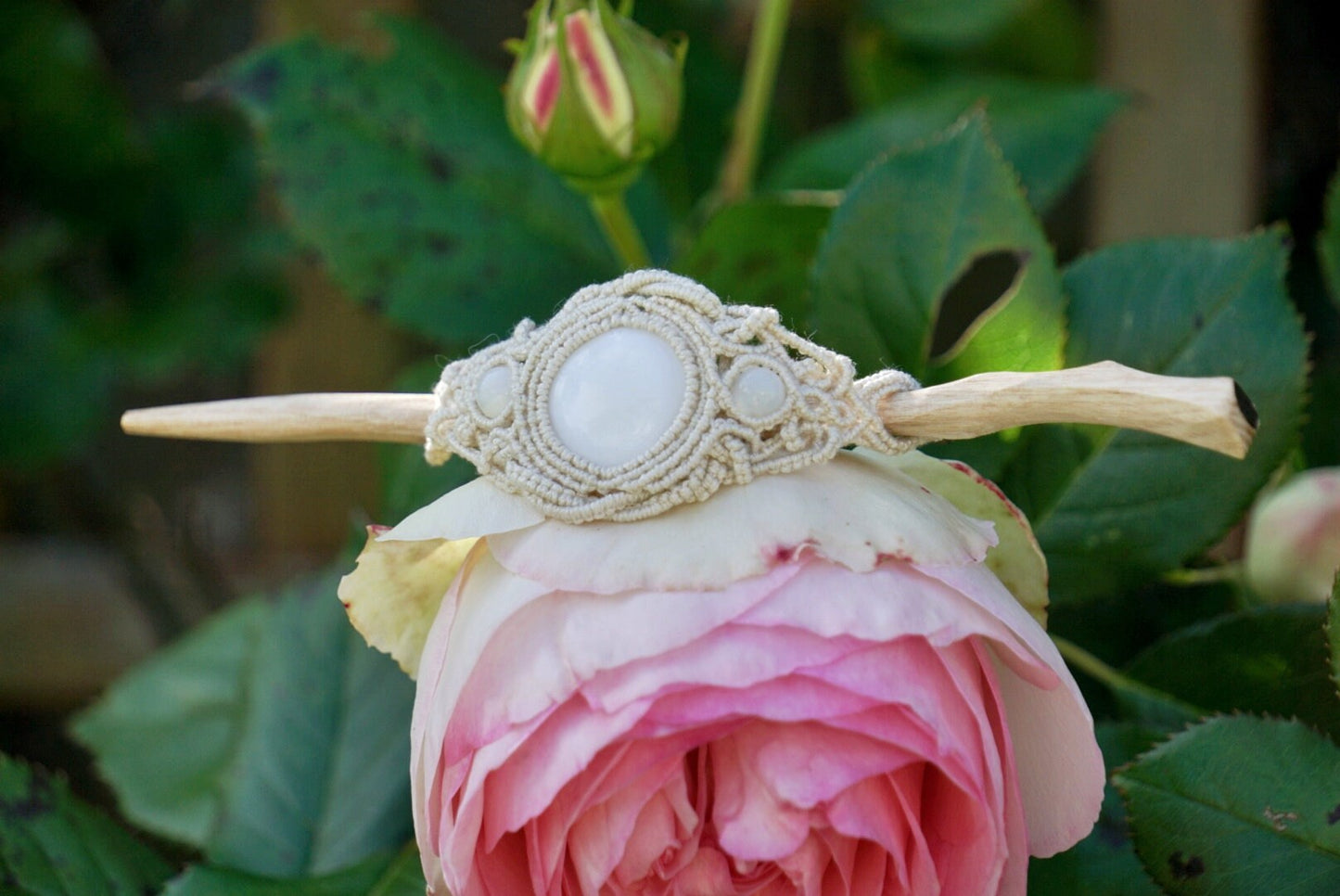 Barrette à Cheveux Macramé et Épingle à Cheveux en Bois de Frêne et Nacre - Coton & Astrance