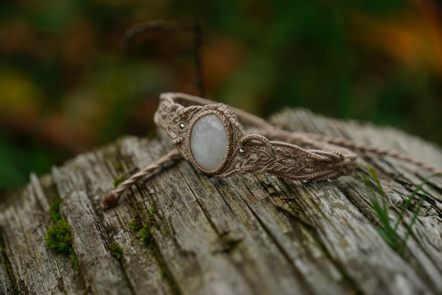 Bracelet Elfique en Micro Macramé avec Labradorite Blanche - Coton & Astrance