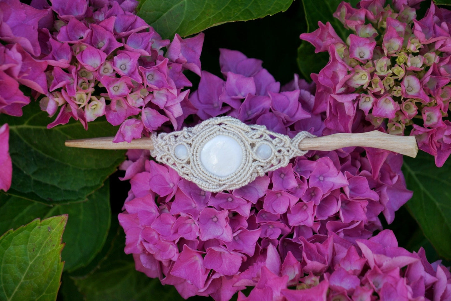 Barrette à Cheveux Macramé et Épingle à Cheveux en Bois de Frêne et Nacre - Coton & Astrance