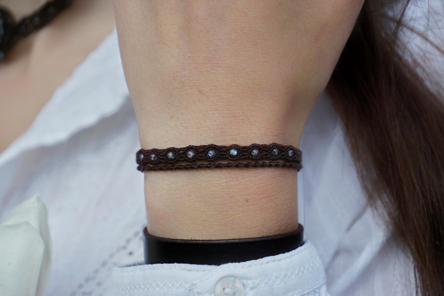 Bracelet Double Rang Réglable en Micro Macramé – Labradorite aux reflets bleus - Coton & Astrance
