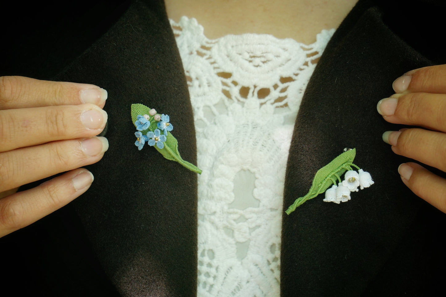 Broche Muguet micro macramé – Bijou floral fait main - Coton & Astrance