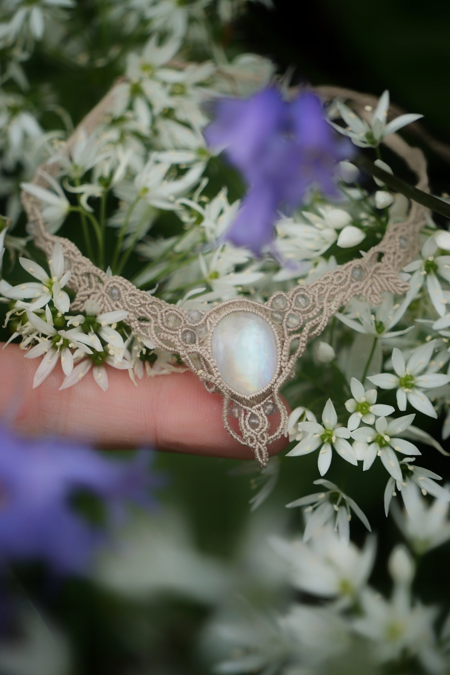 Collier V elfique labradorite pierre de lune • Ras de cou féérique - Coton & Astrance