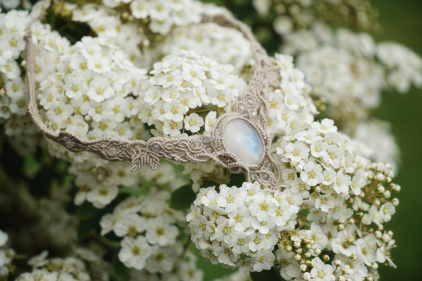 Collier V elfique labradorite pierre de lune • Ras de cou féérique - Coton & Astrance