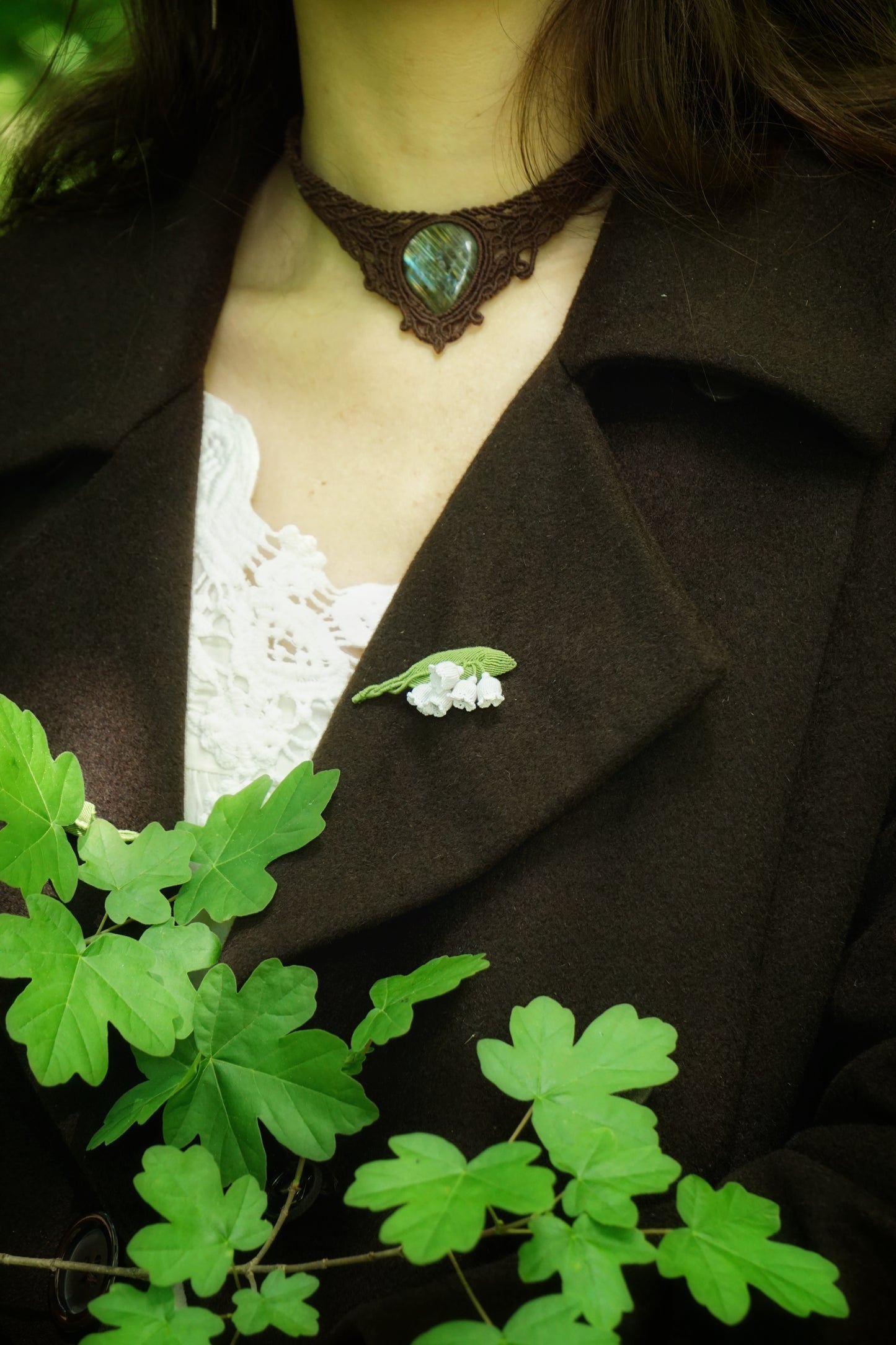 Broche Muguet micro macramé – Bijou floral fait main - Coton & Astrance