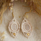 Boucles d'Oreilles en Micro Macramé en Jade Blanc - Coton & Astrance