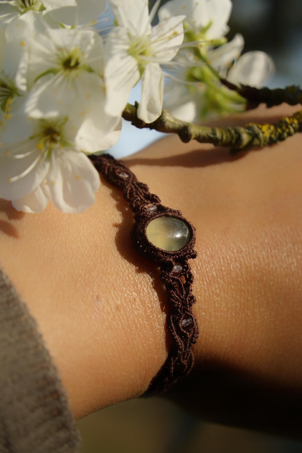 Bracelet micro macramé prhenite verte et rose - Coton & Astrance