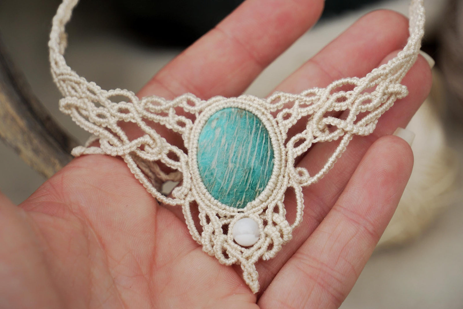 Collier en Micro Macramé avec Amazonite Turquoise et Perles de Nacre - Coton & Astrance