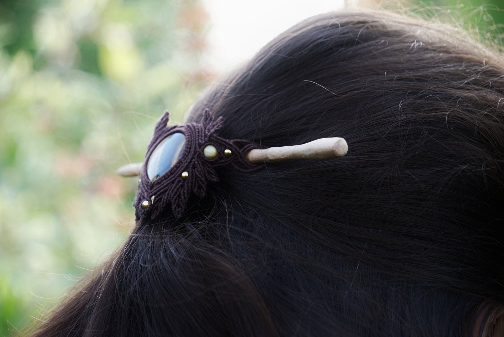 Barrette à Cheveux en Micro macramé Bois de Pommier et Œil de Tigre - Coton & Astrance