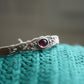 Bracelet femme en micro macramé et pierre naturelle rouge - Coton & Astrance