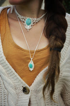 Pendentif en Micro Macramé Bohème avec Amazonite Turquoise et Nacre - Coton & Astrance