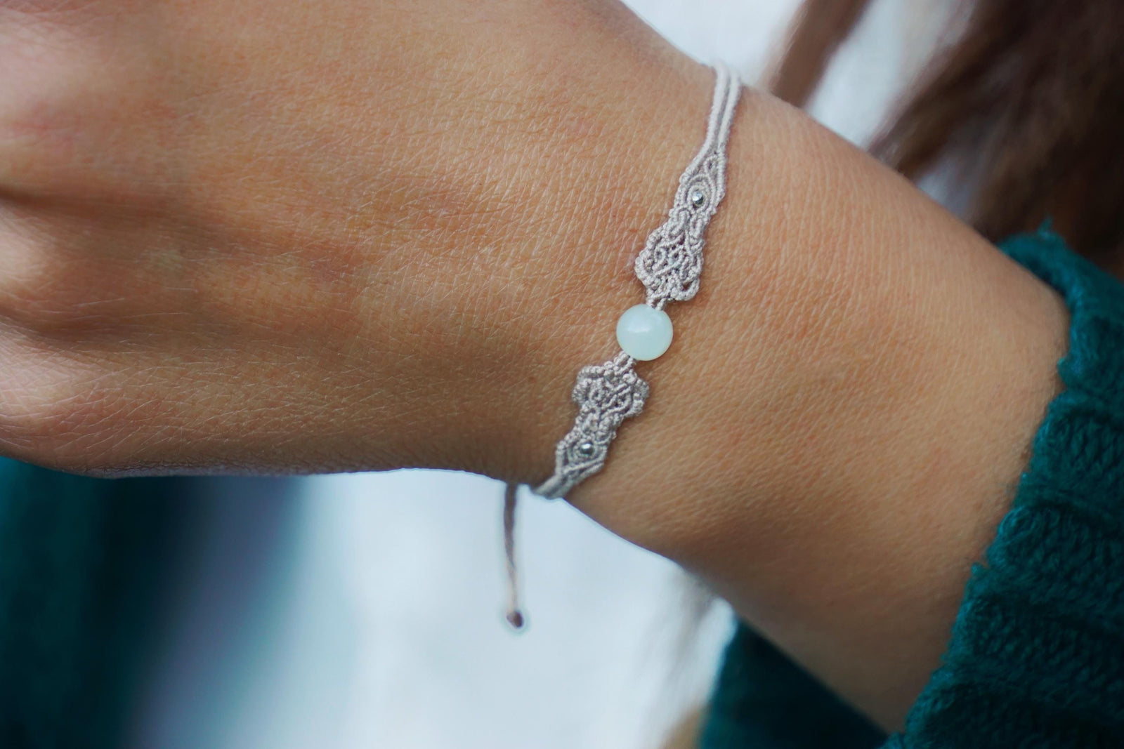 Bracelet Elfique en Micro Macramé et Jade - Coton & Astrance