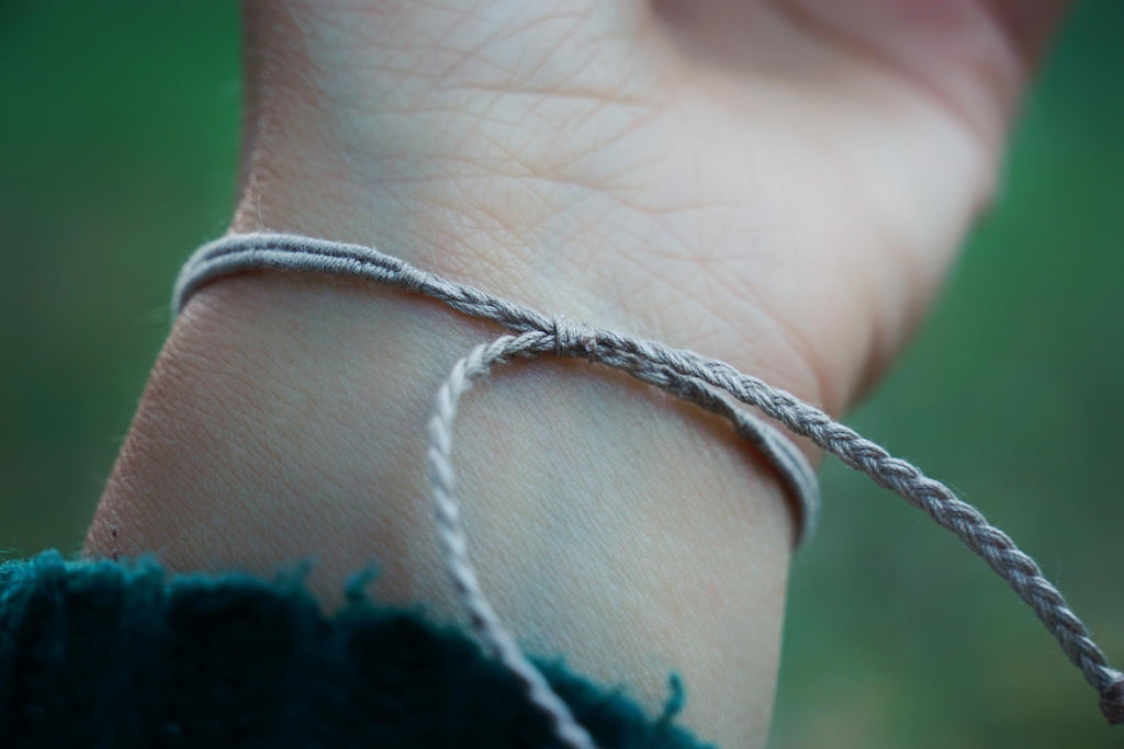 Bracelet Elfique en Micro Macramé et Jade - Coton & Astrance