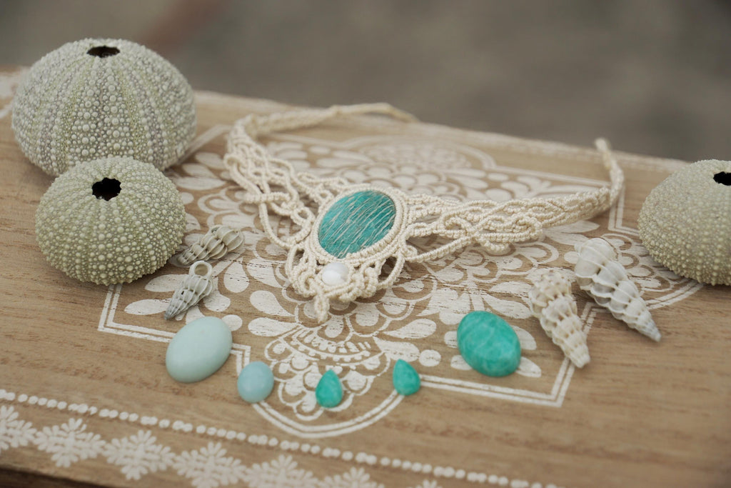 Collier en Micro Macramé avec Amazonite Turquoise et Perles de Nacre - Coton & Astrance