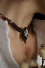 Collier Ras-de-Cou en Micro Macramé avec Labradorite Blanche - Coton & Astrance