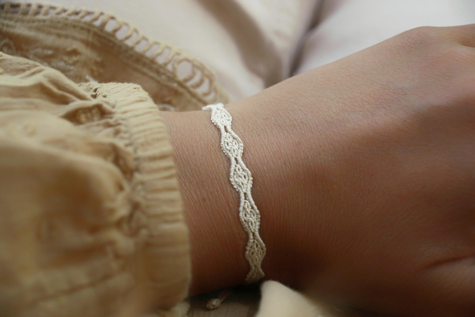 Bracelet Réglable en Micro Macramé Minimalisme Unisexe - Coton & Astrance
