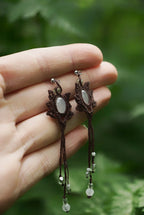 Boucles d'Oreilles en Micro Macramé avec Jade Blanc - Coton & Astrance