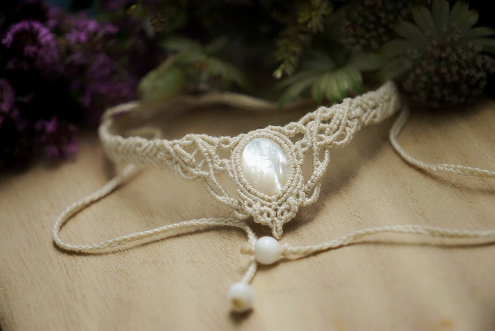 Collier Ras-de-Cou en Micro Macramé avec Nacre - Coton & Astrance
