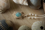 Pendentif Larimar et Nacre en Micro Macramé - Coton & Astrance