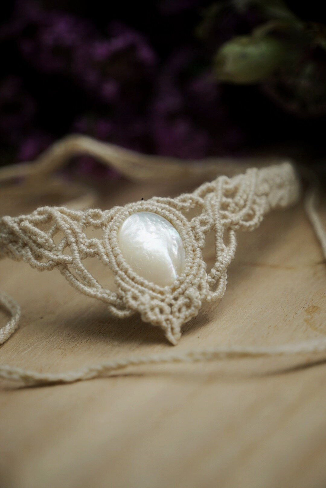 Collier Ras-de-Cou en Micro Macramé avec Nacre - Coton & Astrance