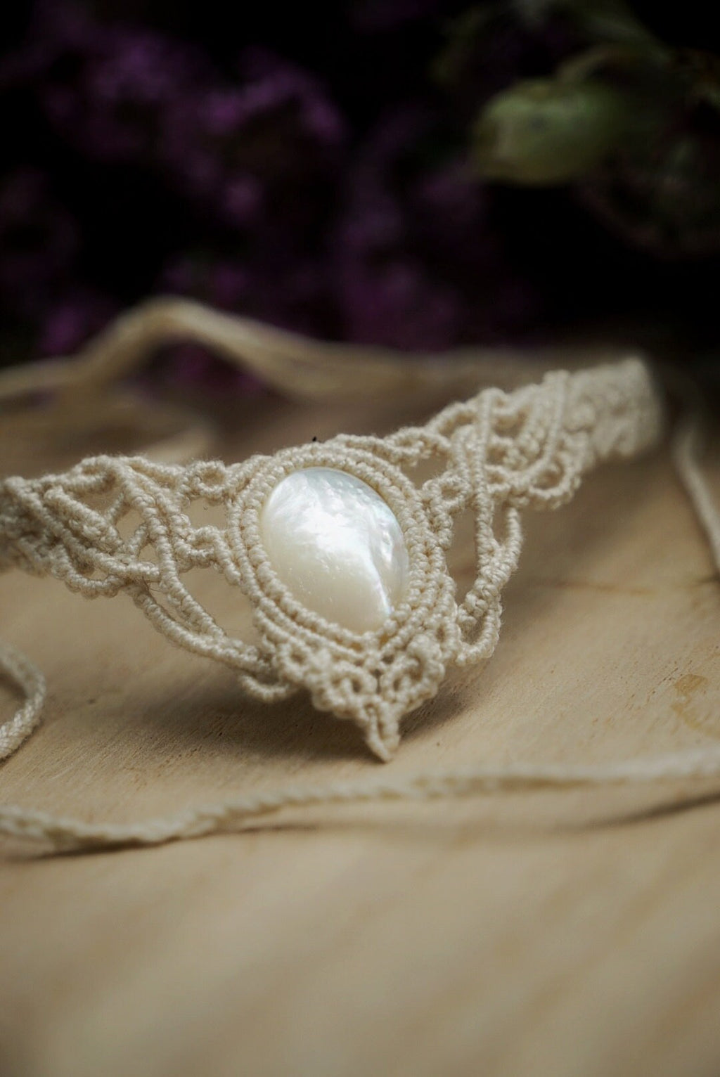 Collier Ras-de-Cou en Micro Macramé avec Nacre - Coton & Astrance