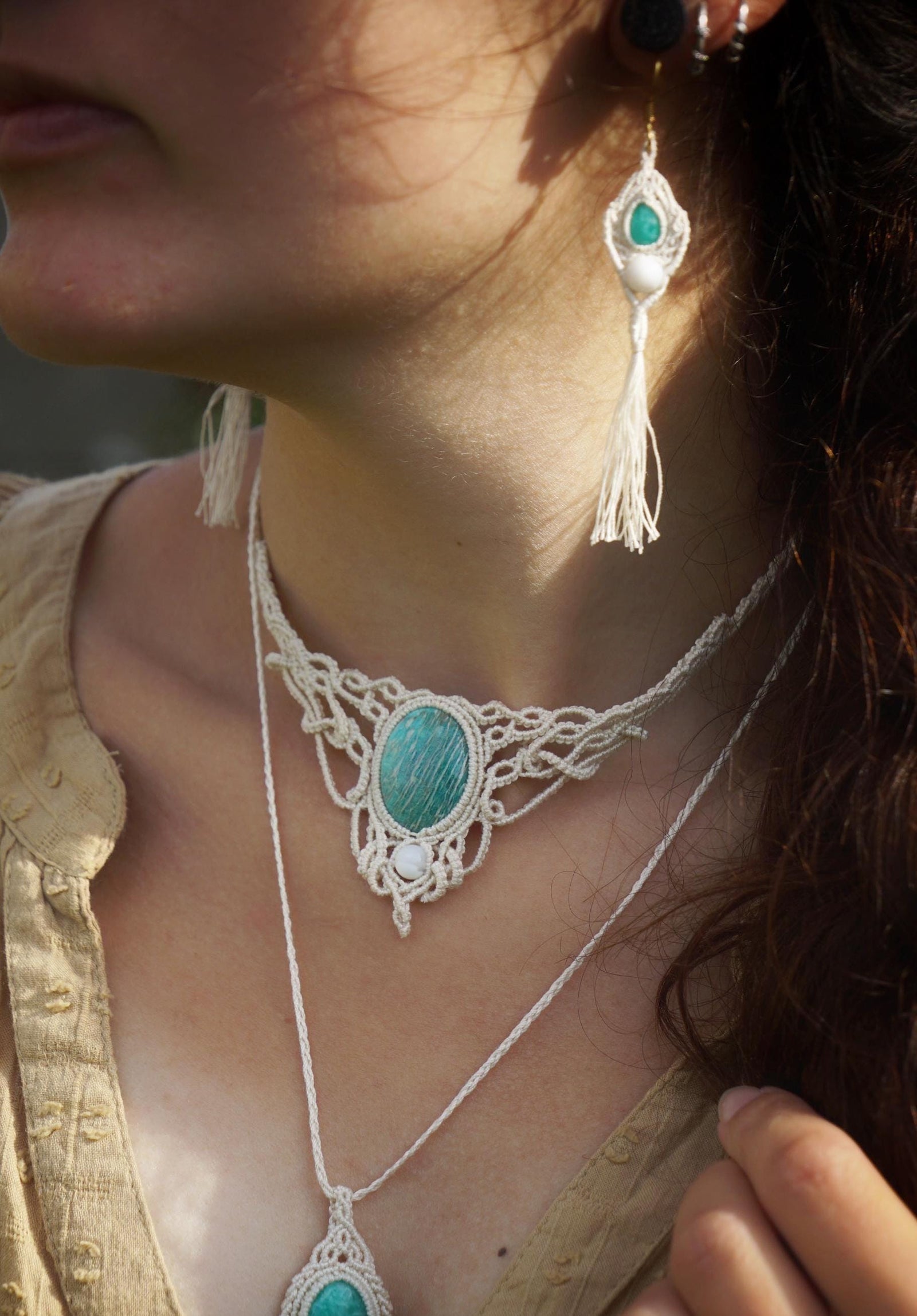 Collier en Micro Macramé avec Amazonite Turquoise et Perles de Nacre - Coton & Astrance