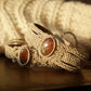Bracelet manchettee en micro macramé avec pierre de soleil de l’Oregon - Coton & Astrance