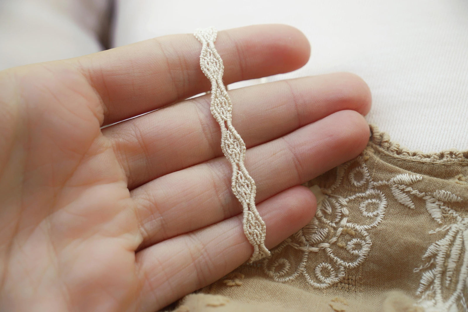 Bracelet Réglable en Micro Macramé Minimalisme Unisexe - Coton & Astrance