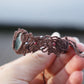 Bracelet manchette en Pierre de Soleil de l'Oregon et Grenat Rouge - Coton & Astrance
