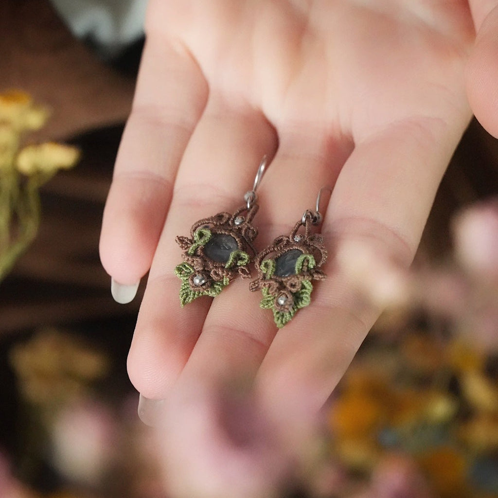 Bijou posé sur un décor naturel ou bohème - Coton et Astrance