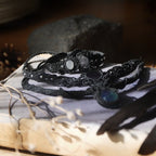 Bracelet artisanal en pierres naturelles et coton noir - coton et astrance