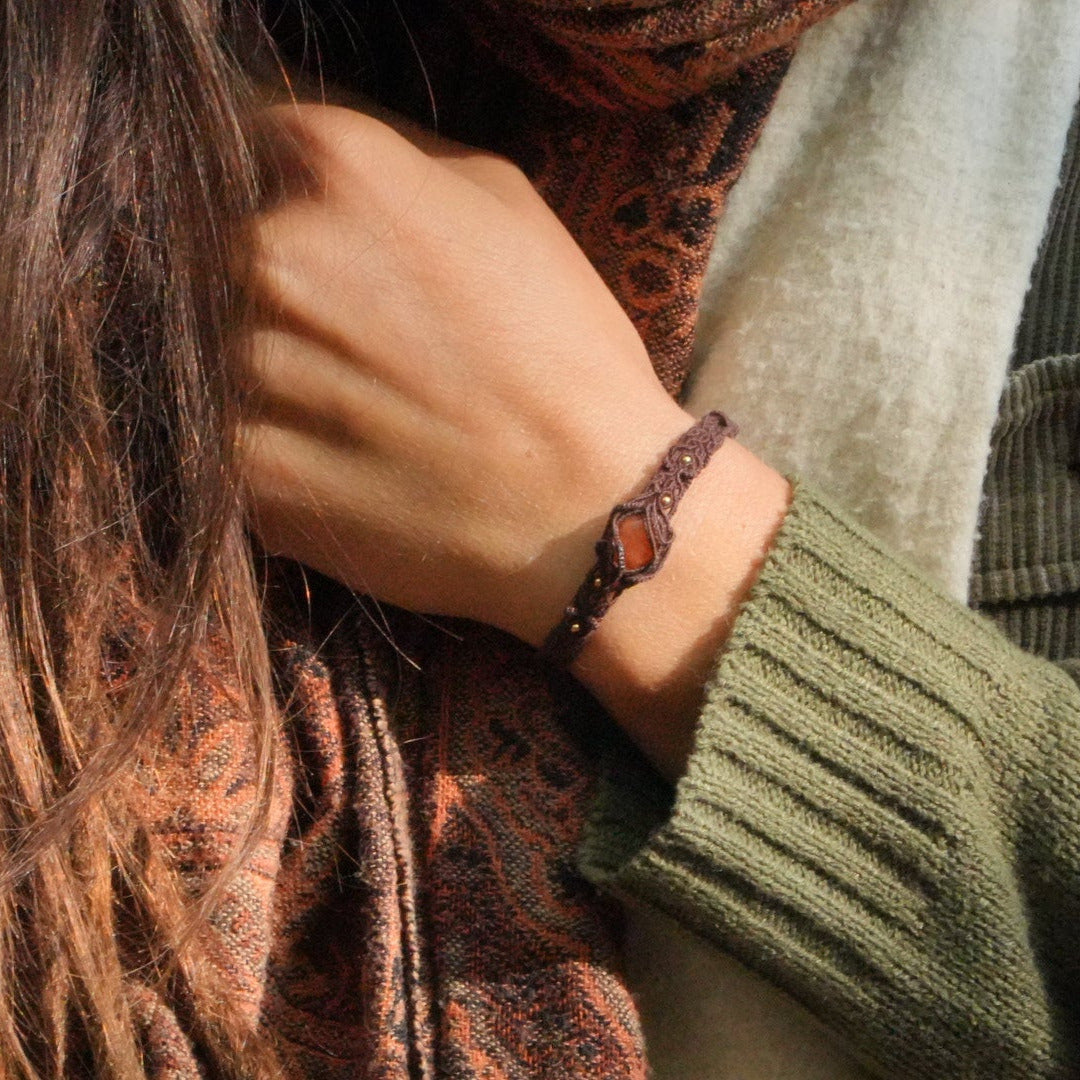 Bracelet unique fait main inspiré de la forêt et de l’automne. Coton et Astrance