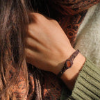 Bracelet automnal ajustable avec pierre naturelle et perles acier inox doré. Coton et Astrance