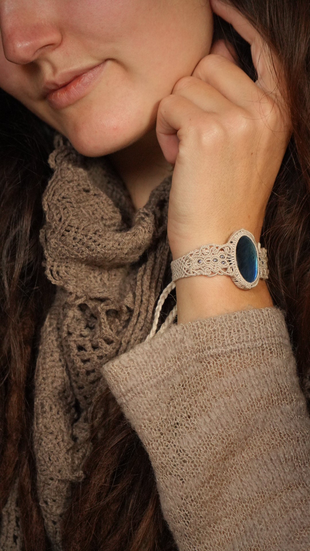 Bracelet manchette en labradorite bleue elfique