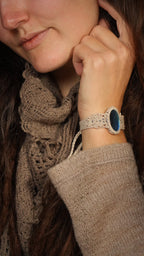 Bracelet manchette en labradorite bleue elfique