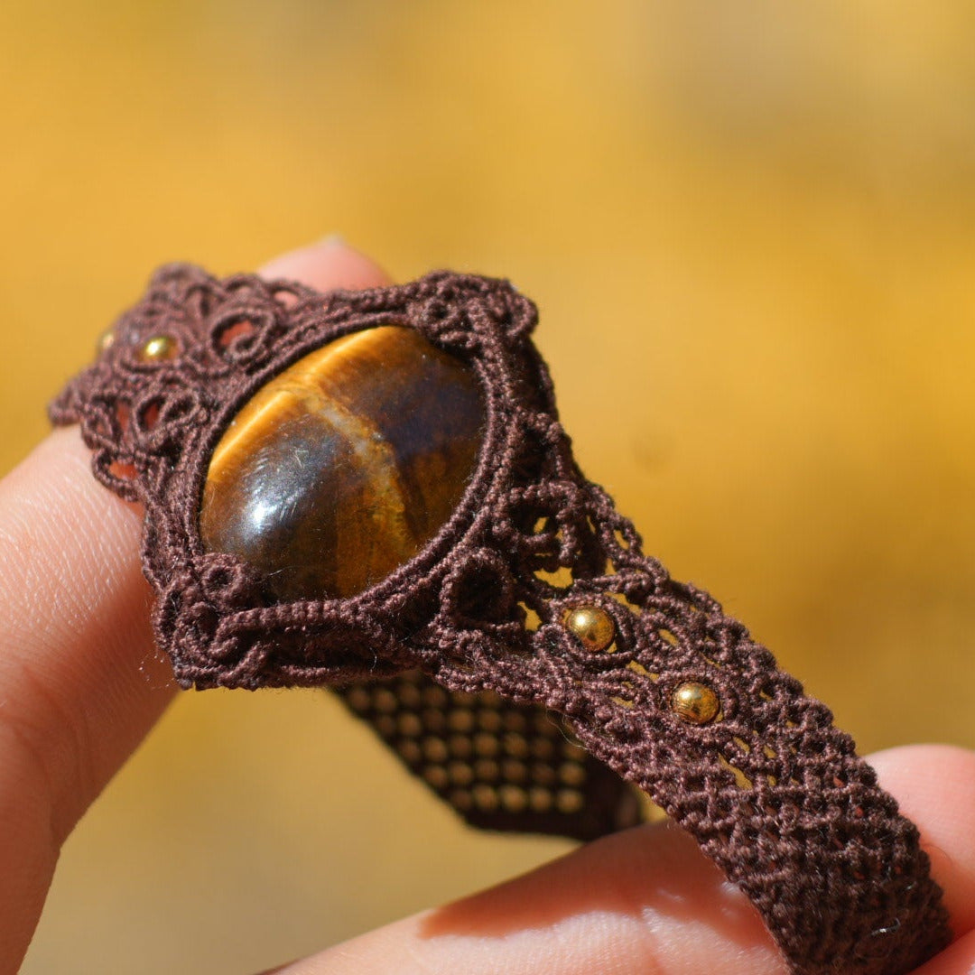 Bracelet micro macramé œil de tigre doré et lumière d’automne - Coton et Astrance
