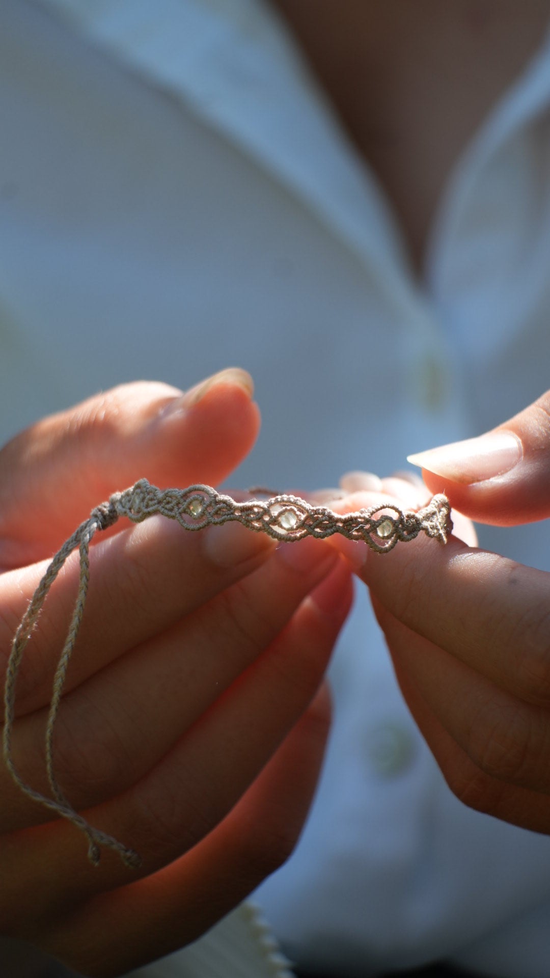 Bracelet phrénite minimaliste micro macramé - Coton & Astrance