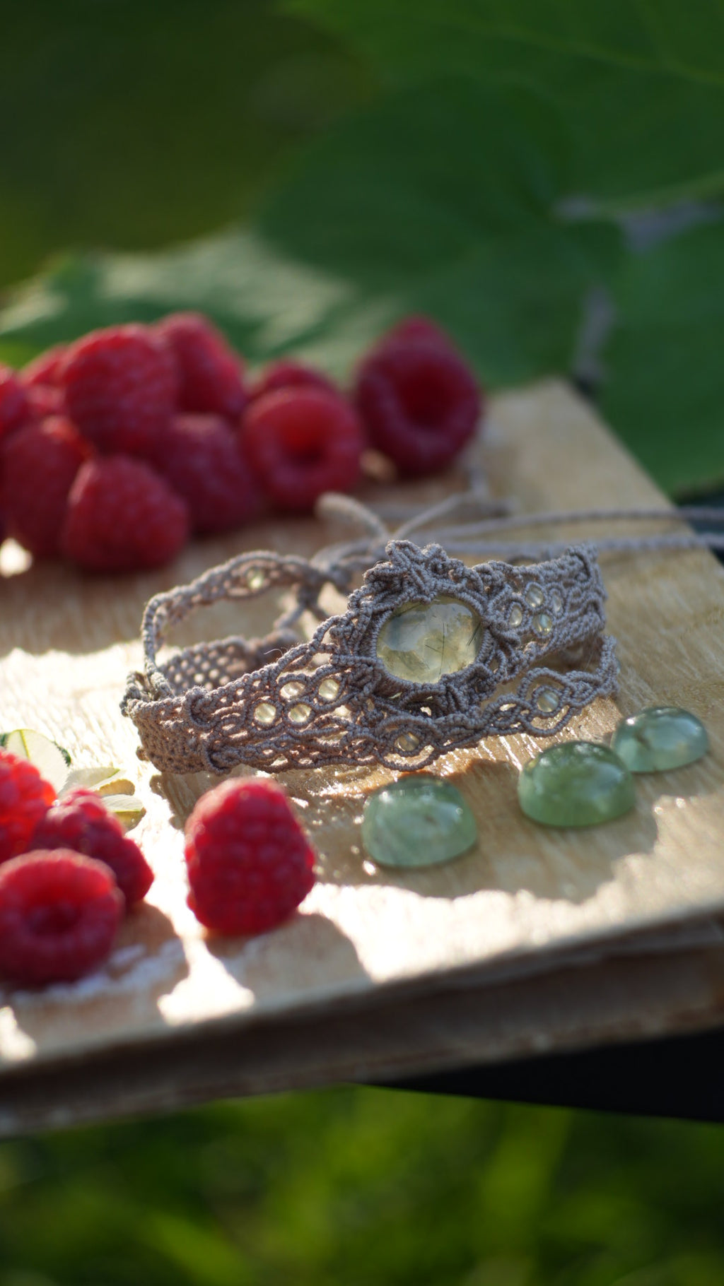 Bracelet elfique discret en coton beige – Coton et Astrance 