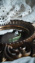 Broche perce-neige en micro macramé faite main Coton et Astrance