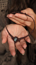 Collier elfique féérique en labradorite bleu clair – Coton et Astrance