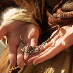 Collier elfique large tricolore en micro macramé avec bronzite - Coton et Astrance