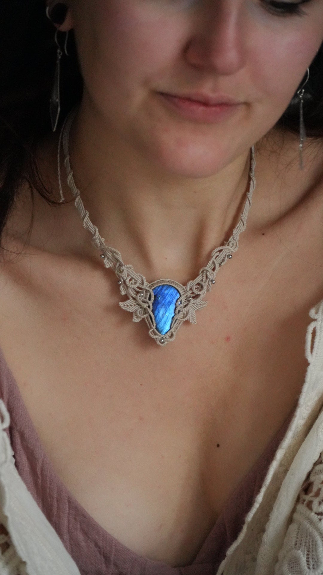 Plastron artisanal en labradorite et coton naturel Coton et Astrance