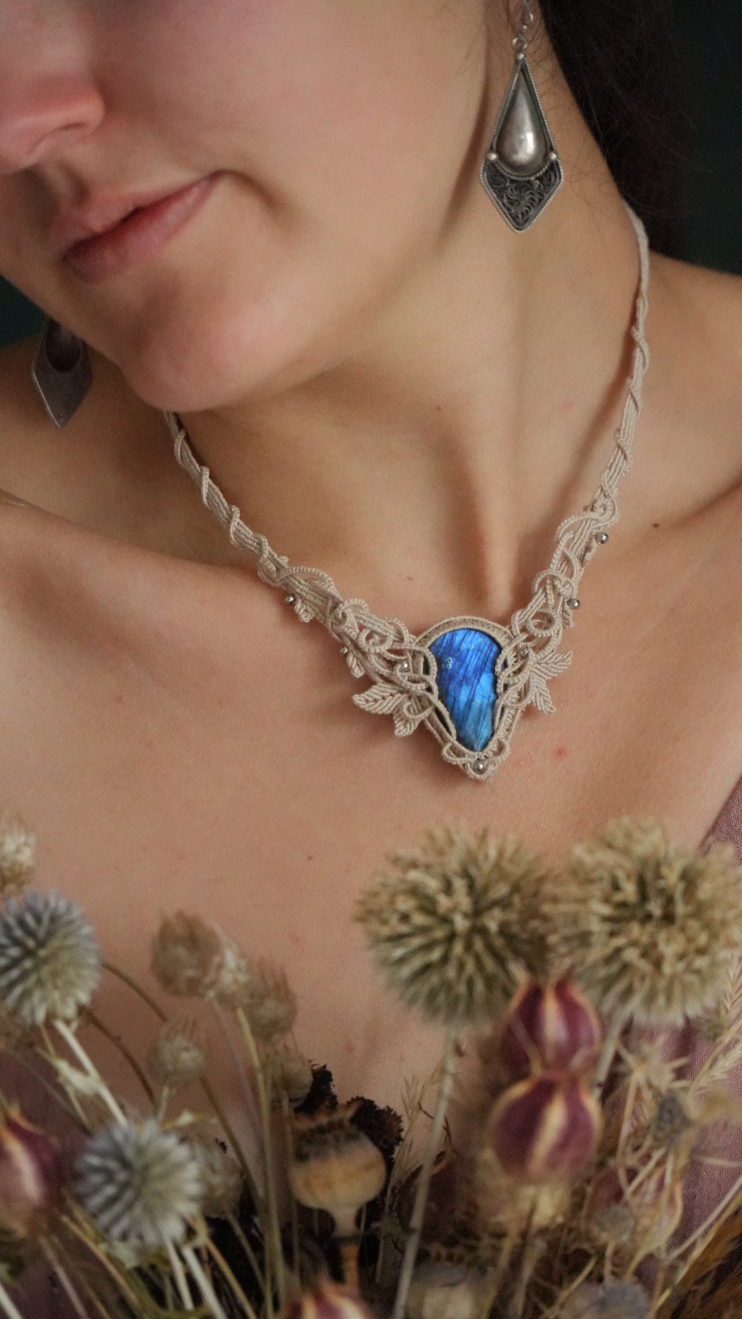 Plastron artisanal en labradorite et coton naturel Coton et Astrance