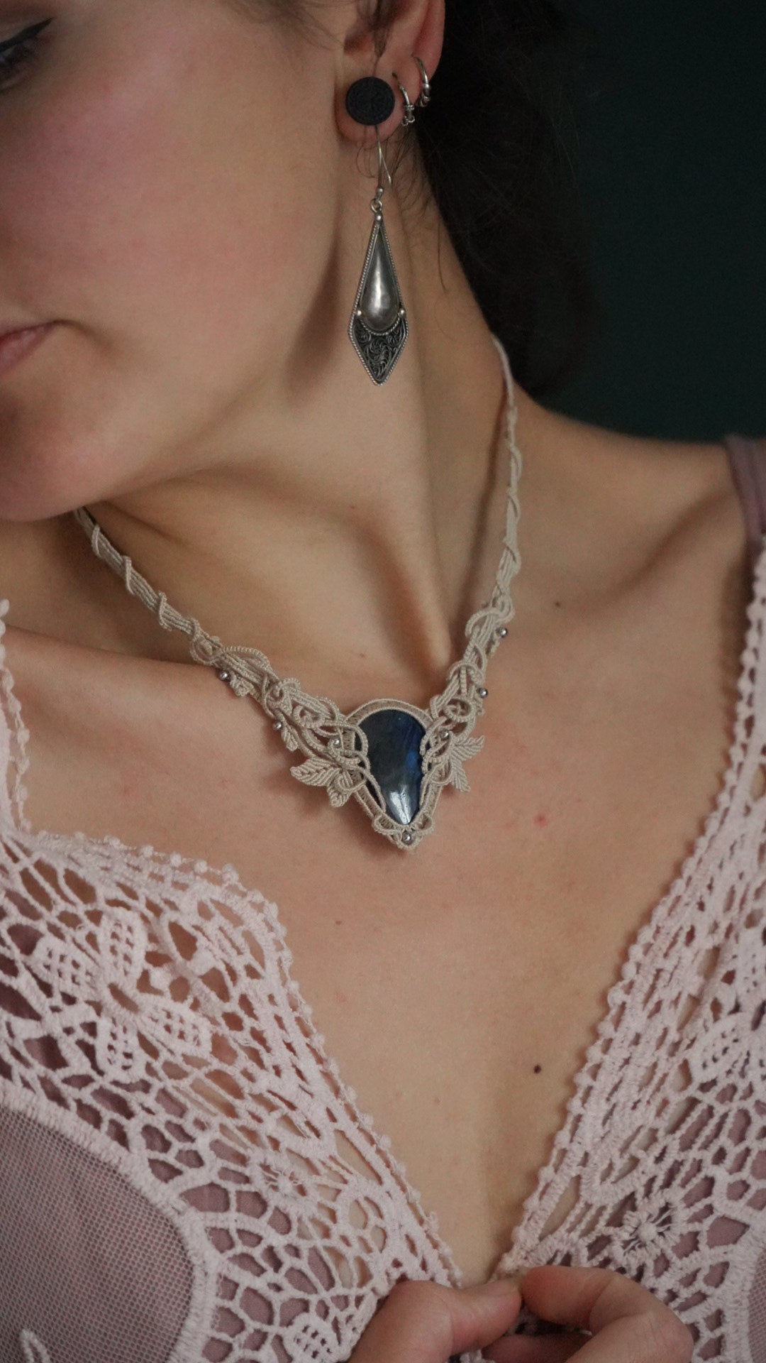 Bijou féérique hivernal fait main en pierre naturelle Coton et Astrance